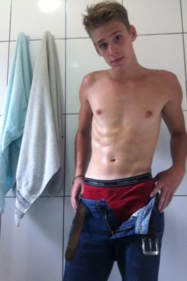 gay-biporn14:  bonermakers:  I could get used to seeing you naked, boy.  okay he