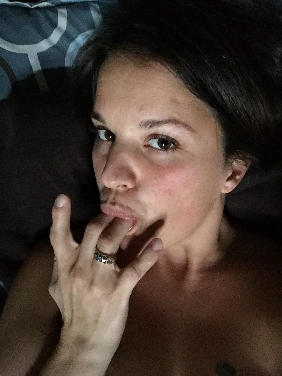 stickyknickers:  hippygirl81:  Second set! I have came 6 times in less then 24 hours!!