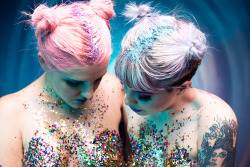 makingsciencesexy: Galaxy twins.  Pink: @darlingniki-b Blue: @kenziethehappyfairy Photography: @makingsciencesexy 