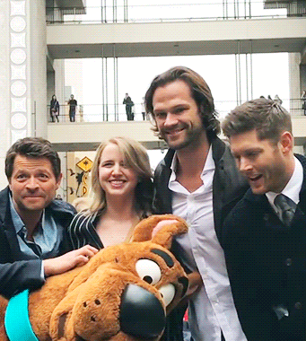 castiels-tight-grip:  The boys with Scooby at Paleyfest (x) 