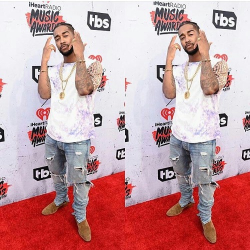 @1omarion: Comfortable measures. #iheartawards .