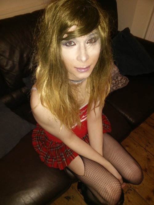 depravedsissyfuckslut: depravedsissyfuckslut: I’m from London, UK. My postcode is SW15 6BD. If