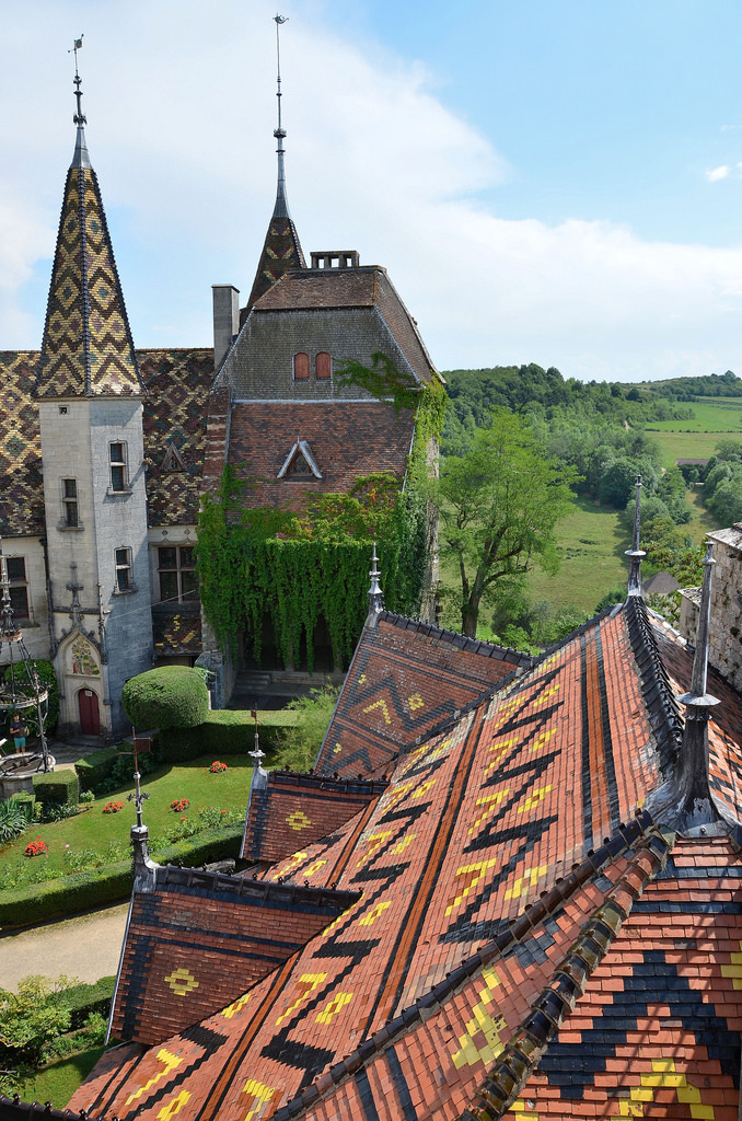 allthingseurope:  Château de La Rochepot, France (by Morio60) 
