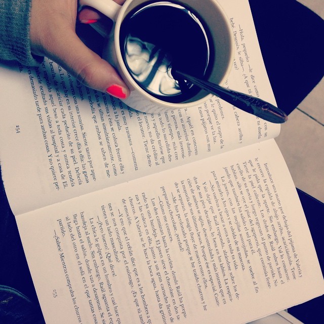 q-u-e-tedio:  Así es bonito trabajar ☺️ #trabajo #cafe #instabook #instachile