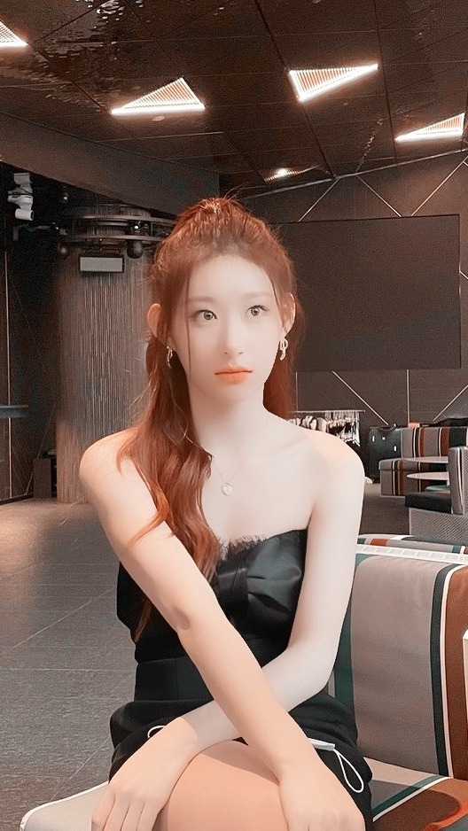 Chaeryoung Lockscreens (itzy)