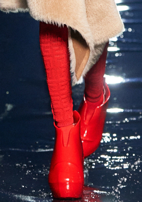 Trendy Boot for FW21: Early 2000′s Lady Gaga style inspired. Futuristic industrial puff platform chu