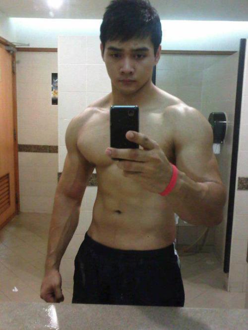 j-aime-asian-men: I’ve died and gone to heaven
