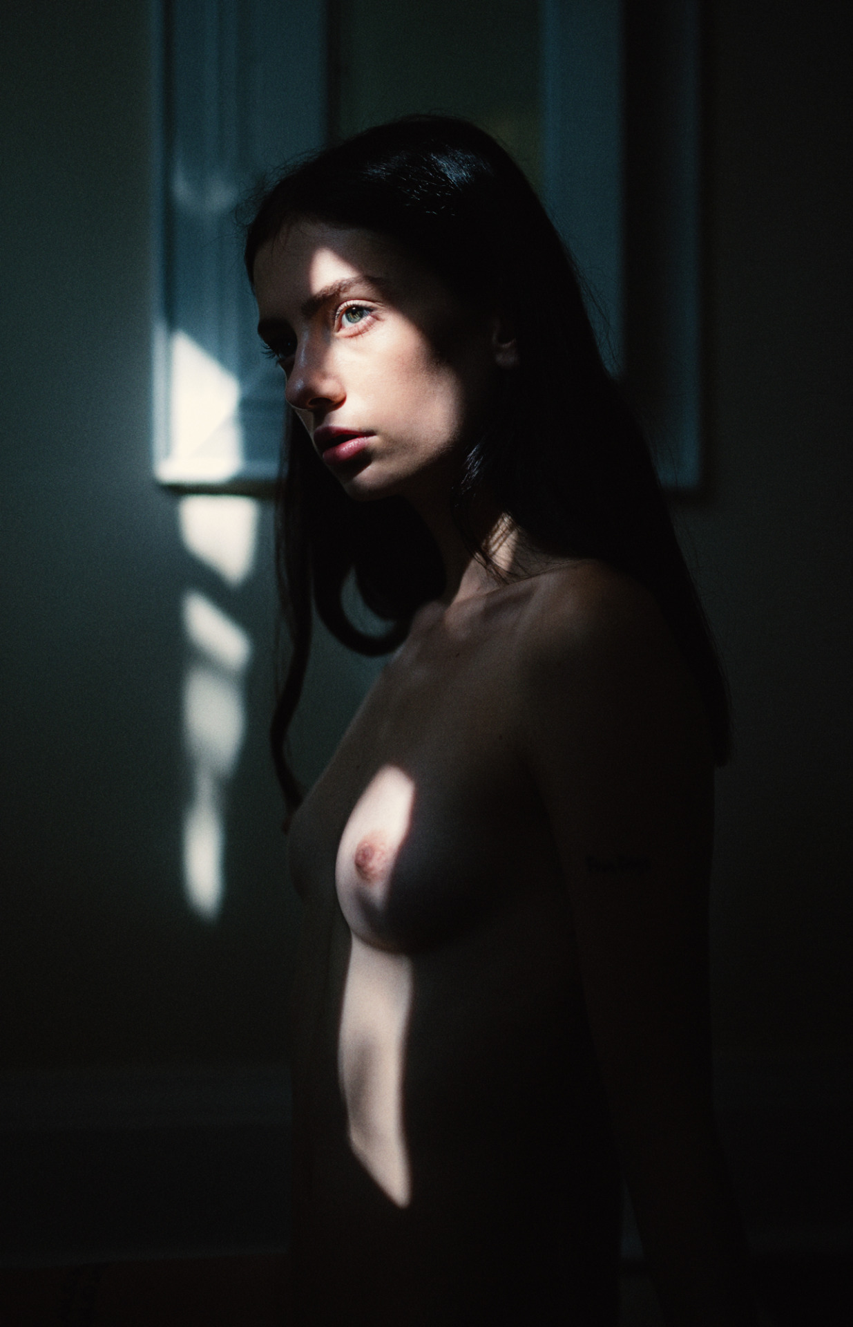 osemag:SARAH NICOLE HARVEY, BY JESSE HERZOG