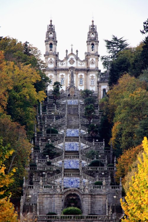 Santuário de Nossa Senhora dos Remédios, Lamego, project by Niccoló Nasoni, André Soares or José de 