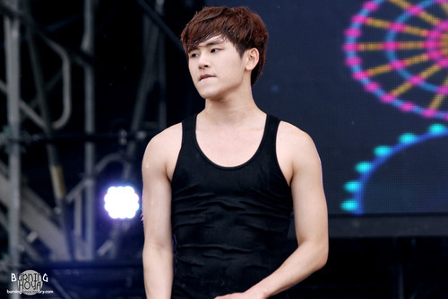 pervingonkpop:  We personally love Hoya in tank tops, even though the man himself seems to hate his shirts with burning passion.