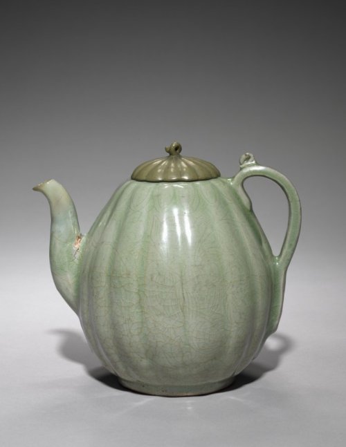 cma-korean-art: Wine Pot, 918-1392, Cleveland Museum of Art: Korean ArtSize: vessel only: 17.8 cm (7