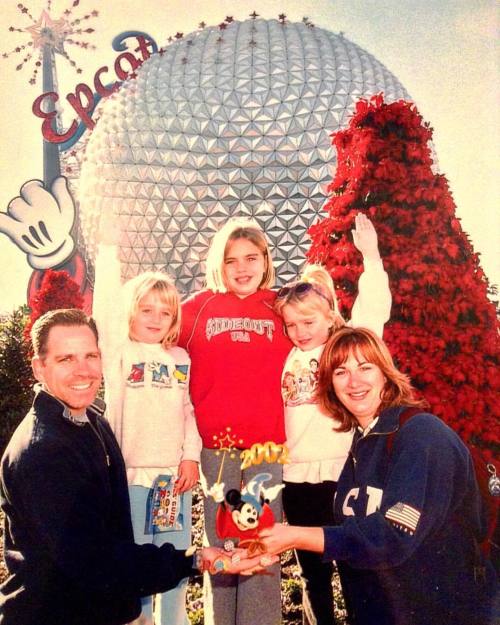 43 days to go, and I stumbled across this gem of a Friday flashback with my sweet fam ❤️ #43moredays