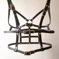 leathercoven:  Warrior Princess Bustier with black leather &amp; brass hardware ✖️✖️✖️ 