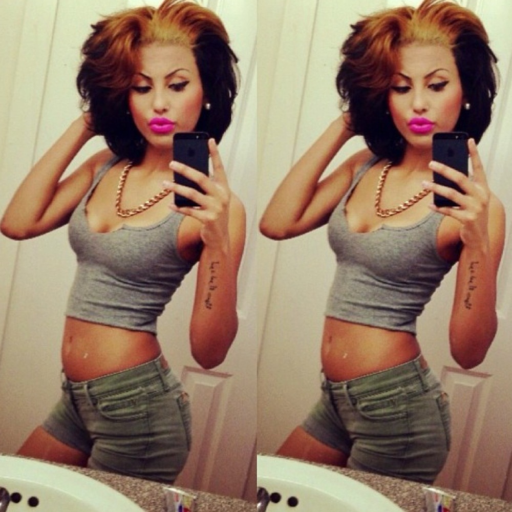 shesbombb:  http://therealleaah.tumblr.com/