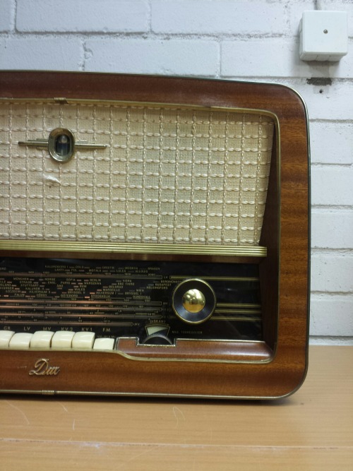 Dux U 373 Tube Radio, 1956