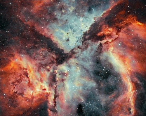 aestheticalspace: Stars, Gas, and Dust Battle in the Carina Nebula