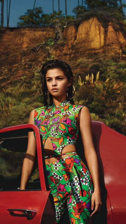 XXX lockcreens:    Selena Gomez  //  Vogue photo