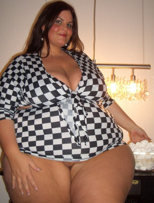 XXX supersizebodies 101370005215 photo