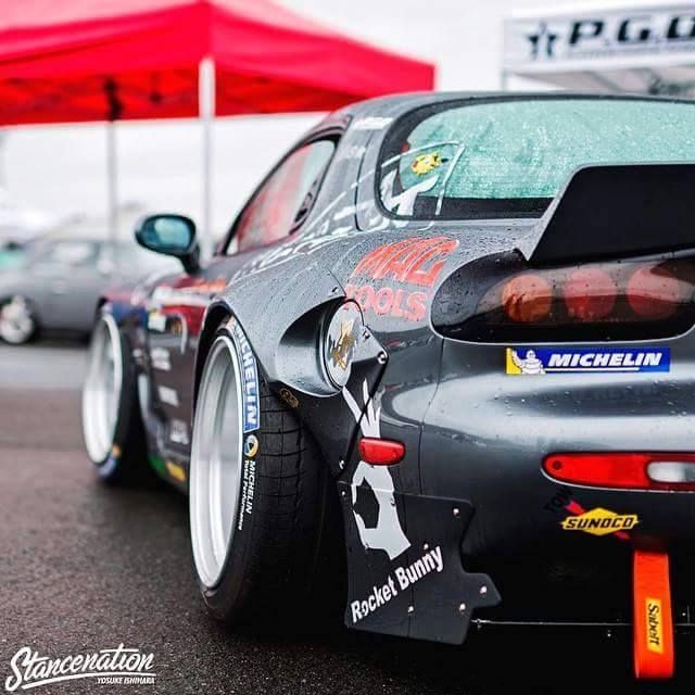 tunedandracecars:  Mazda Rx7