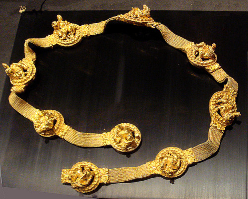 Scythian jewelry1. Scythian crown2. Scythian belt from Tillia Tepe, with depictions of Dyonisus ridi