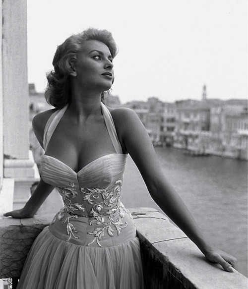 20th-century-man:Sophia Loren / Venice, 1955.