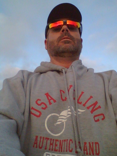 geocycle2010: Sweatshirt kinda morning.