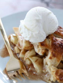 fullcravings:  Apple Pie with All-Butter Crust