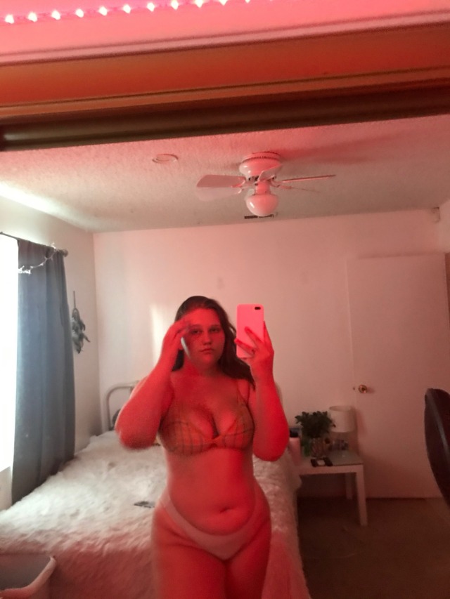 haylee-1016-deactivated20211230:only fans in my bio if you want to see more content