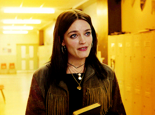 LADIES MEME: [3/3] Non-warriors > Maeve Wiley