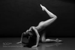 eroticart-photos:  bodyscape Black and White