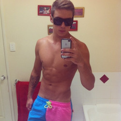 aplethoraofmen:  Bathroom boardies