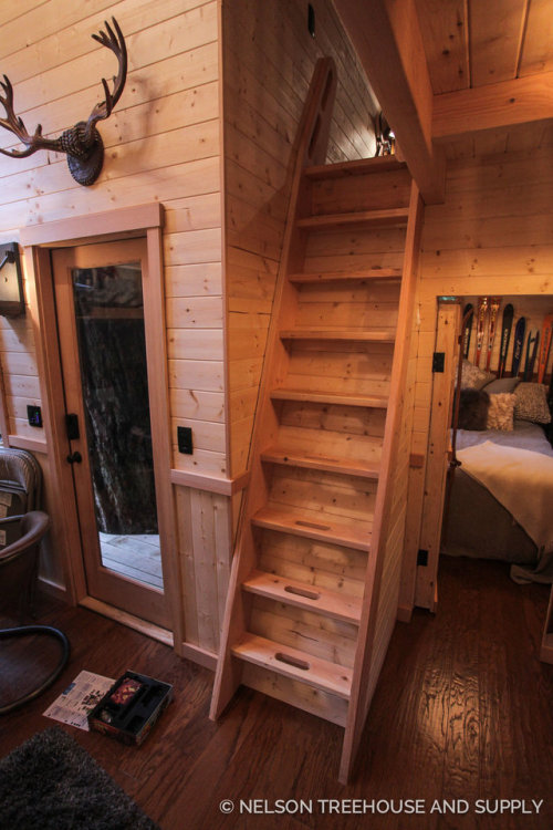 utwo:  Ski Lodge Treehouse© nelsontreehouse  Damn Pete Nelson is a genius … just wow