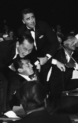 oldmanpeace:  The rat pack being drunk as