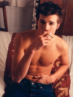 hotcelebs2000:  ASHTON KUTCHER