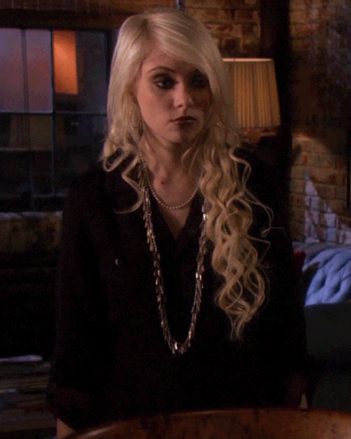 Jenny Humphrey Outfits: Season 3 Part 2 | Part 1