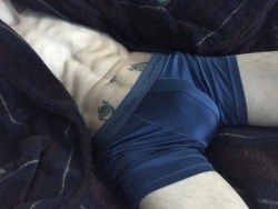 recently-bi:  Good morning  Sunday chores will begin, which means freeballing begins   Reblogs appreciated