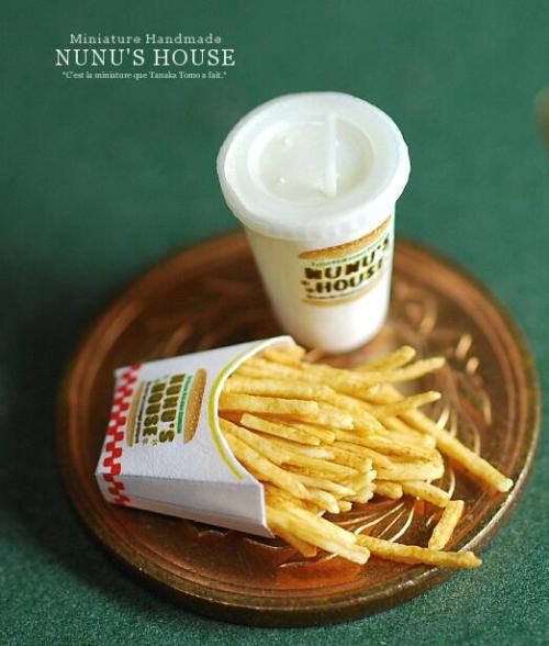 thatfilthyanimal:  archiemcphee:Today the Department of Miniature Marvels is marveling at the exquisitely detailed creations of Japanese miniature artist Tomo Tanaka. Since 2002 he’s been creating 1/12 scale miniature versions of all sorts of food and