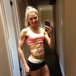 Sexygymchicks:  Leanest, Healthiest, Cutest Gym Girls! Updated Daily With The Most