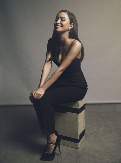 Christian Serratos Follow celebrity-legs-and-heels.tumblr.com/ for more! (via 11df9c2e53aec30