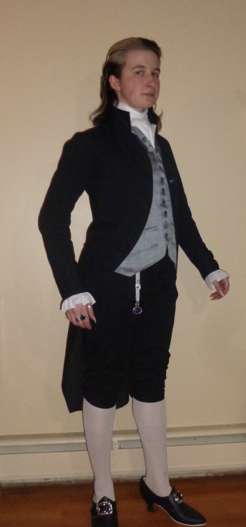 vincents-crows:New sewing blog post: Black Breeches. Terrible lighting, and not a great camera, but 