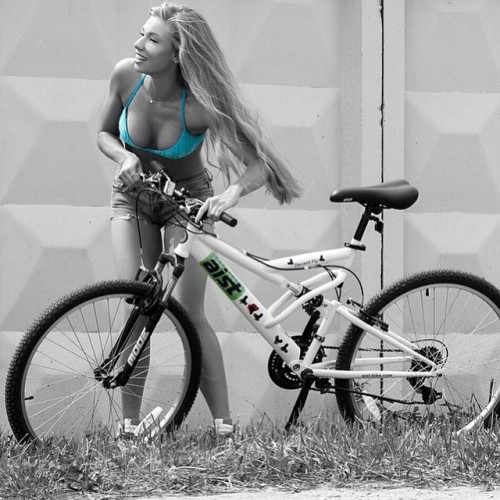 bikes-bridges-beer: #вело#velo#bikes#bicycle #gerls#cool#bike#велосипед#красотка#gerl#girls#girl#кра