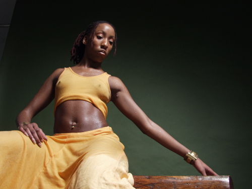 queenlionesss:  These are all RAW images from one of my first photo shoots back in 2004.  I had just graduate college in 2003 with a degree in Exercise and Sports Science and Nutrition. I was working as a trainer and wanting to get into fitness modeling. 