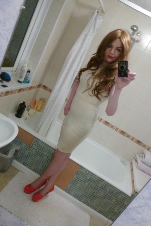 XXX lucy-cd:  Pictures  New Dress, looks beautiful photo