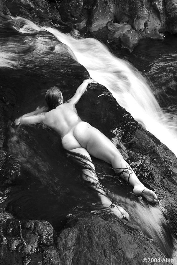 allioart:  straripareAmy Black fotomodella dall'artista fotografico Allio©2004 Allio