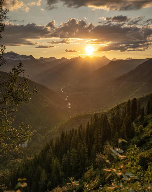 amazinglybeautifulphotography: [OC] The Continental Divide, Montana [4000x5030] - Author: JayGlacier