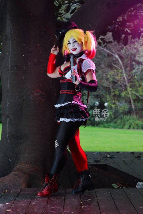 cosplayandgeekstuff:    Feisty Cuffs (Australia) as Harley Quinn. Photo I by:  Timothy Souter Photography   Photo II and III by:  Mumei   