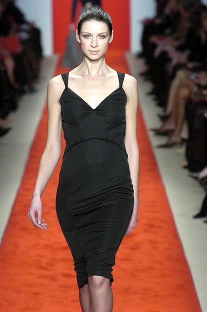 Douglas Hannant Fall/Winter 2004 New York - Catwalk Queen --- Caitriona ...