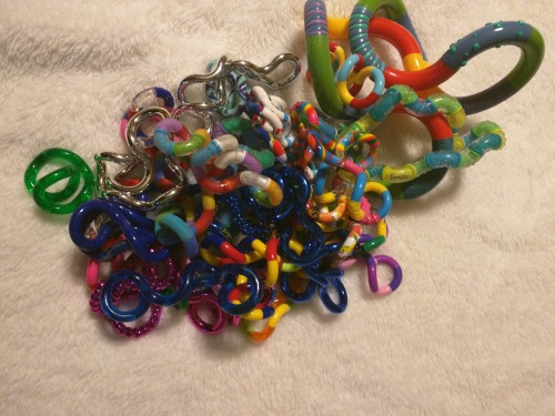 punkrockstimming:“how many tangles do you have” Uhh,,,, 32 and a fourth,,,,,