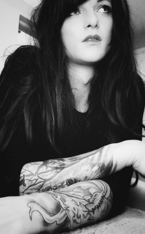 imglitched:  It’s been way too long since I’ve been able to dress up. But that finally changed today. It felt awesome being able to do it. I know I haven’t updated anything new in awhile. So here’s some. And I’ve got more that I’ll post throughout