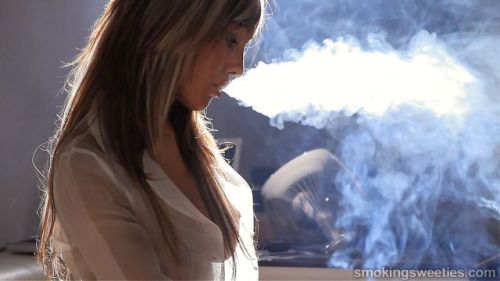 keepcalmandbreathesmoke:Fabulous Siren of Smoke Gwen…breathing impossibly thick smoke